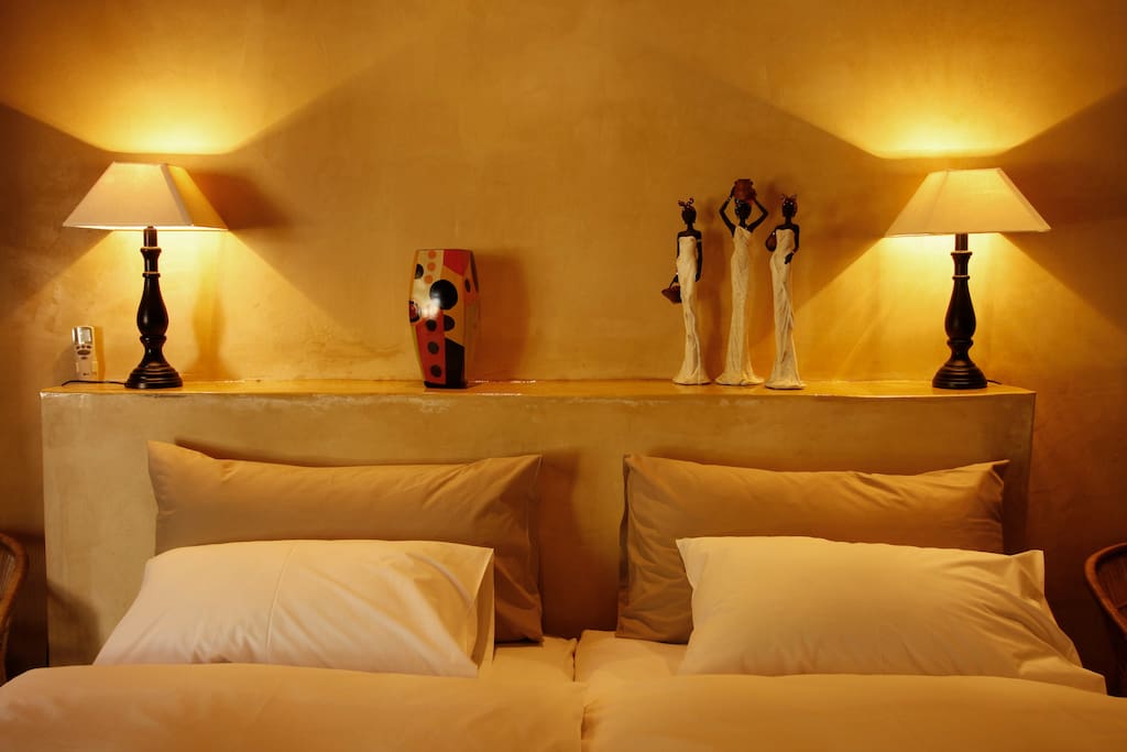 The Old Barnyard room offers twin Beds