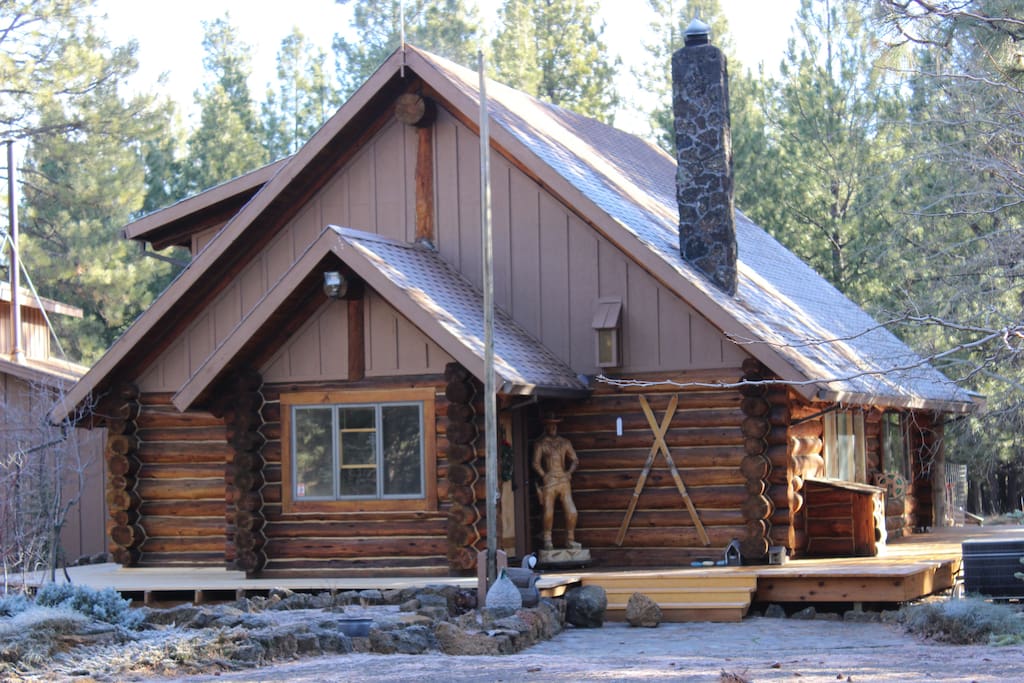 Front approach to Caroline's Chalet