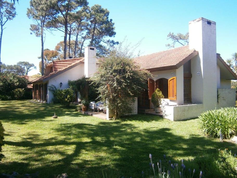 Fachada al jardín