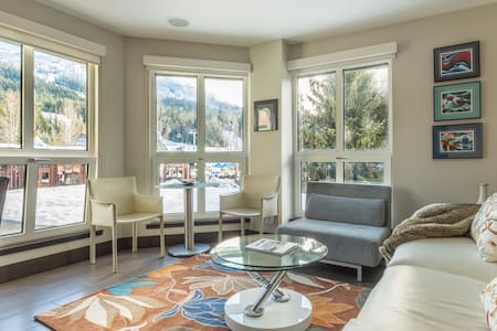 Blackcomb Village 1BR/2BA - Free Prk, Pool Hot tub