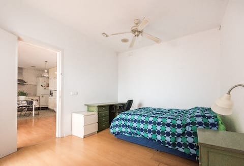 Double use room w private bathroom