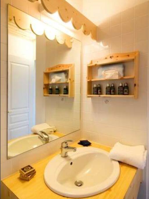 Salle de bain (avec baignoire)
