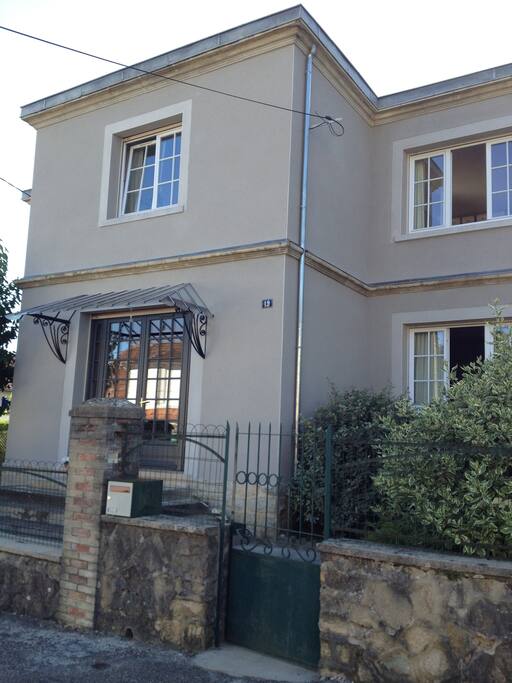 maison côté rue