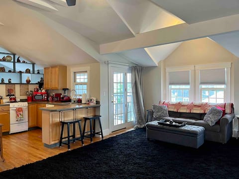 Popular Airbnb listing: Stay in the Heart of Salem hosted by Erin and Matt in Salem