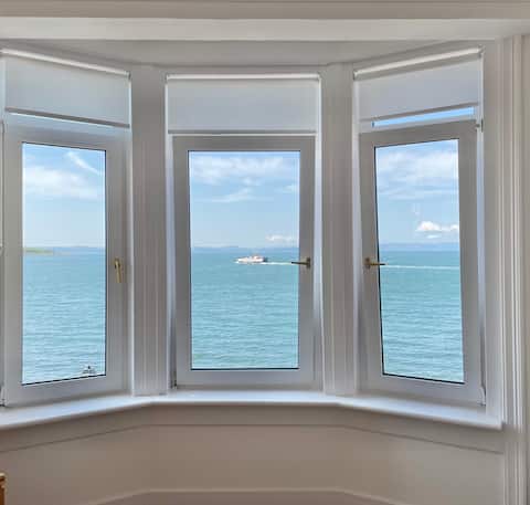 ⚓️⛴ TOP DECK  ⛴⚓️ Beautiful modern seaside apartment