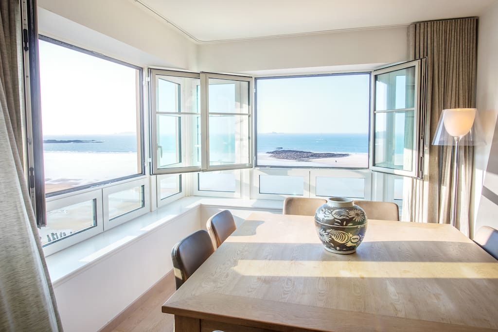 Salon-séjour vue sur mer