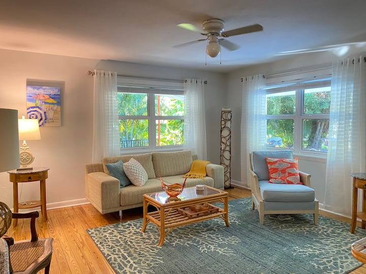 Olde Naples Beach Cottage - 1 Mile Bike To Beach! - 那不勒斯