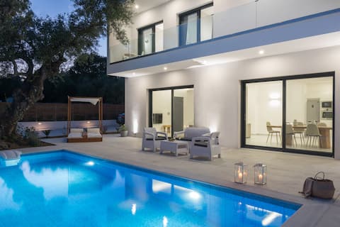 Elia 3-Bedroom Luxury Villa 1