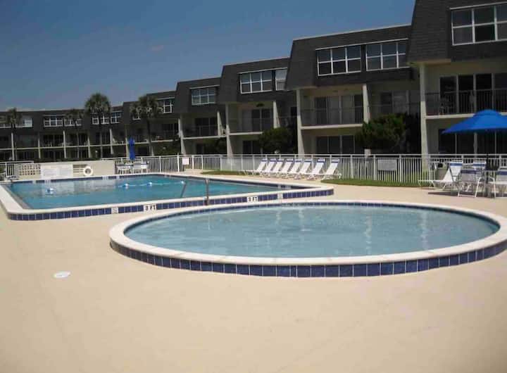 Surfside Condo On The Beach - Edgewater, FL
