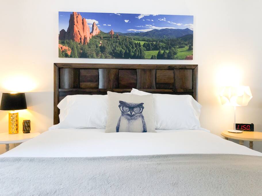Queen bed with extra pillows