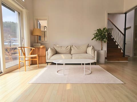 Jeonhaul Stay/Rural Private Accommodation/300 pyeong yard/55 pyeong private accommodation