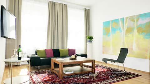 Top performing Airbnb: Centrally located Apartment next to Metro station in Landstraße