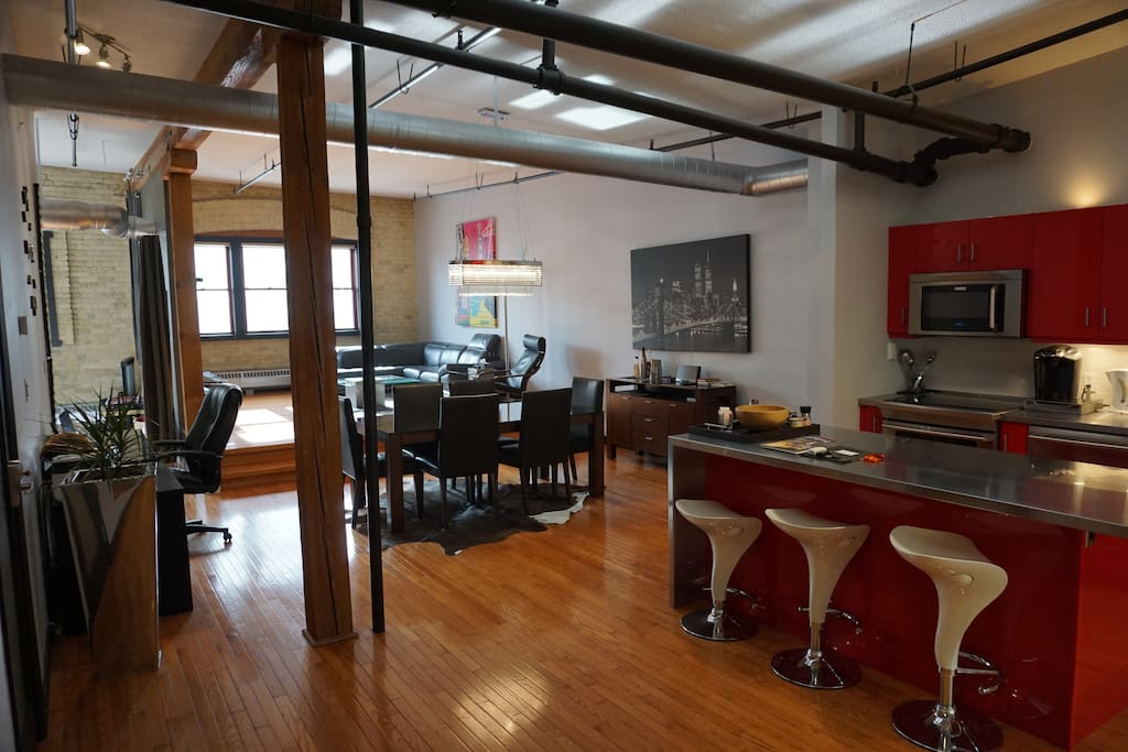 Large modern 1700sqft open concept loft