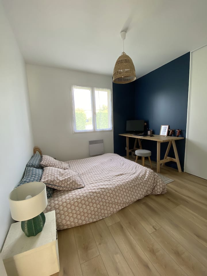 ห้องนอน 2: เตียงคู่ขนาด 140 x 190