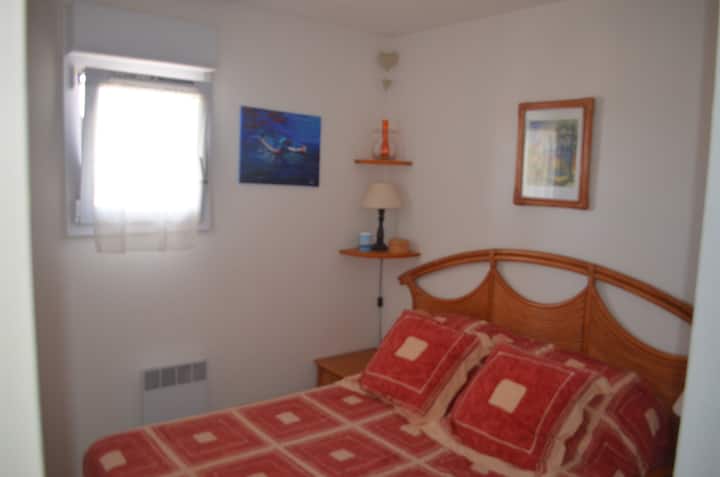 Spálňa s manželskou posteľou