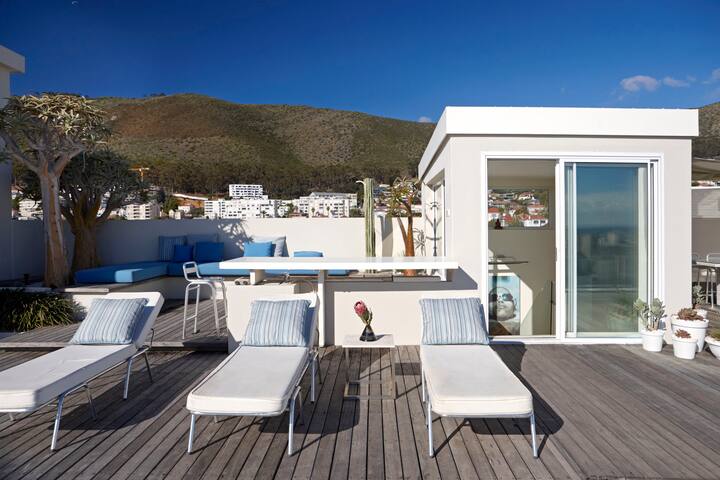 Q PENTHOUSE Art & Design ZEN gallery image 4