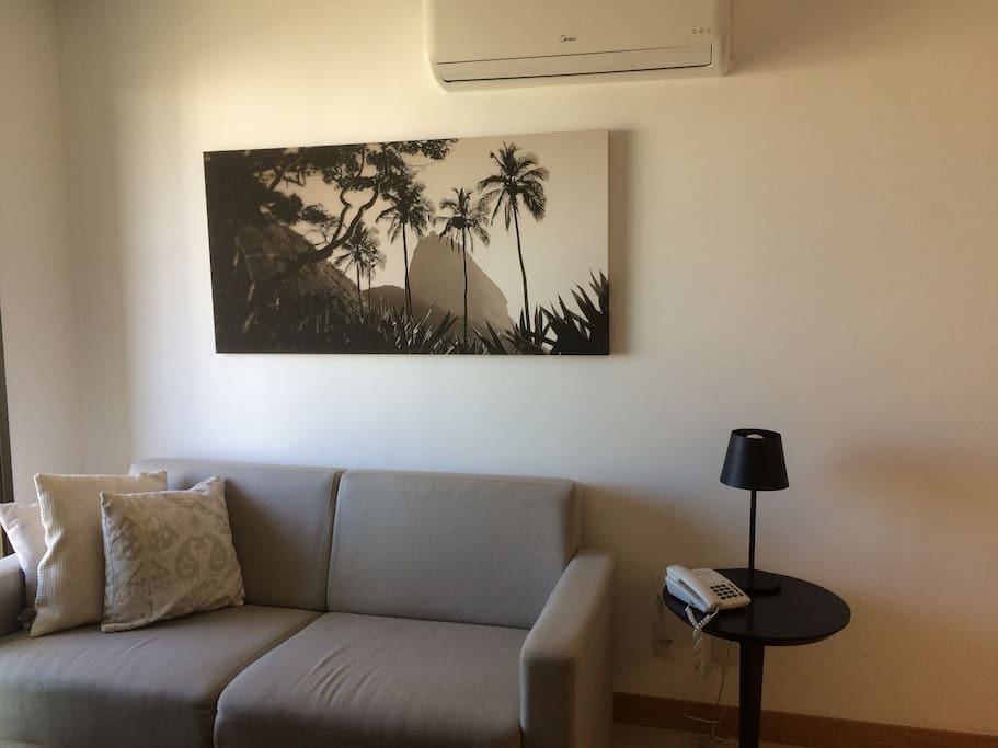 Sofá, sala, TV a cabo, ar condicionado split