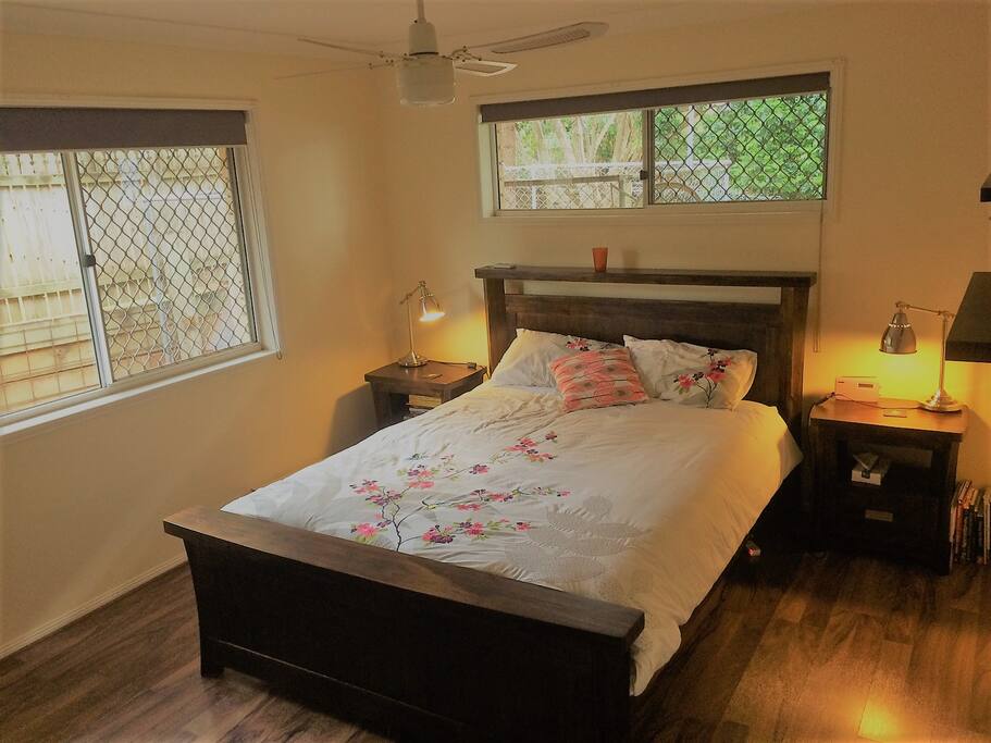 Large private room with Queen Bed, Air Con, and large wardrobe