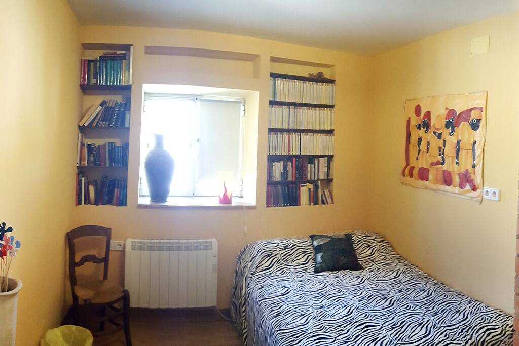 Habitación doble, con posibilidad de otra cama para 3 personas.