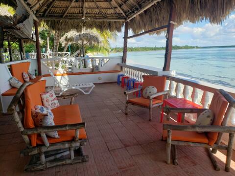 (the BOAT)3 rooms, breakfast included, Playa Larga