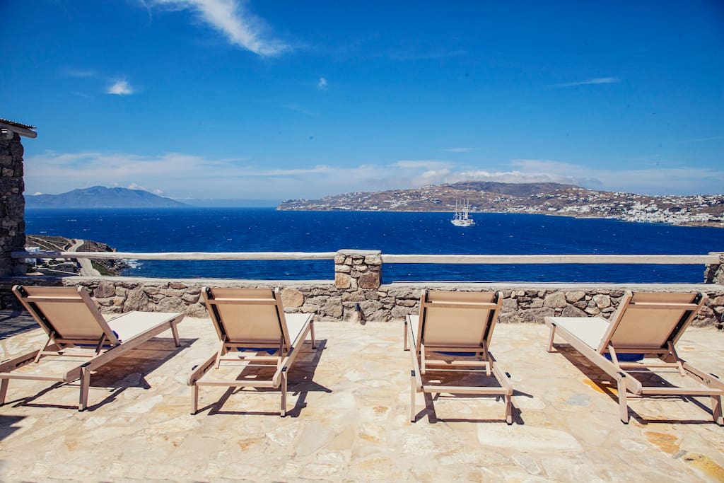 Veranda with sea view