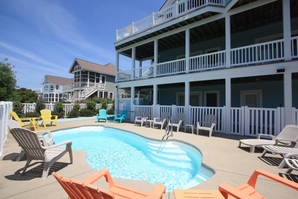 CC068: Endless Sunsets | Private Pool Area