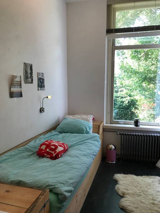 1 person room