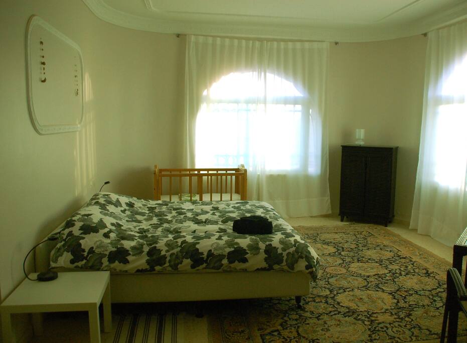 Extra baby bed is also possible.
