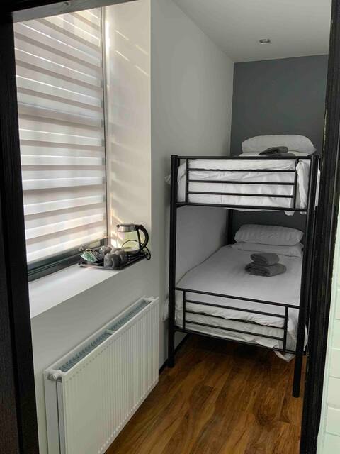 En-suite Family Room with breakfast (sleeps 4)