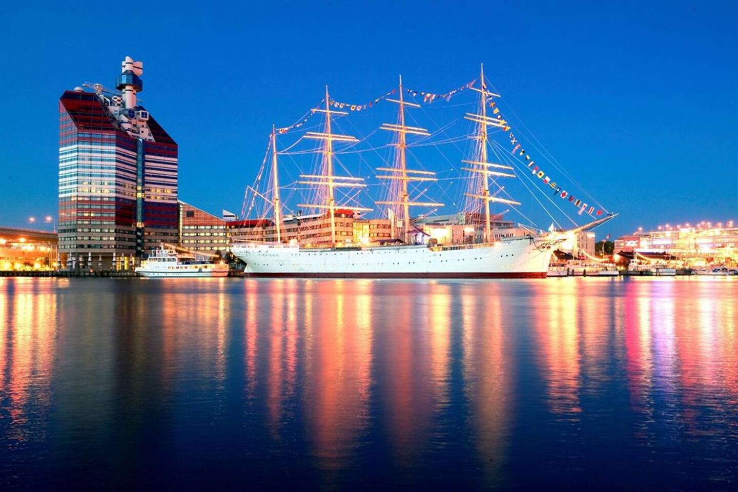 Airbnb: topp 20 sverige båtar, yachter och husbåtar till uthyrning ...