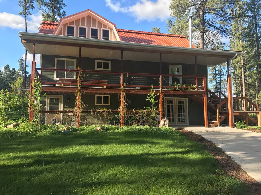 Private Easy access to Lower Floor