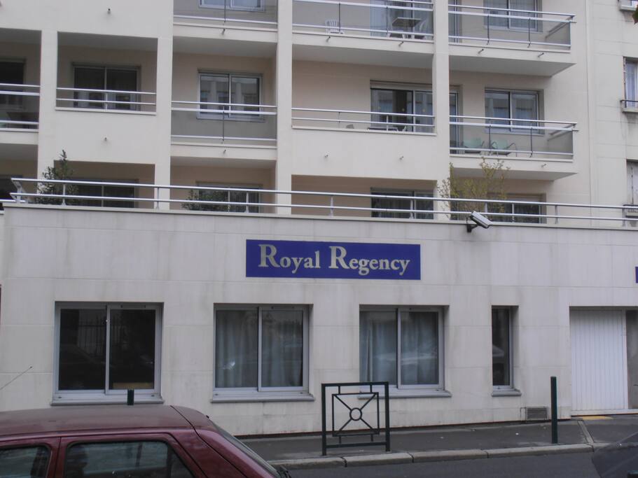 hotel club rdc
jardin privatif
parking
Portes de Paris