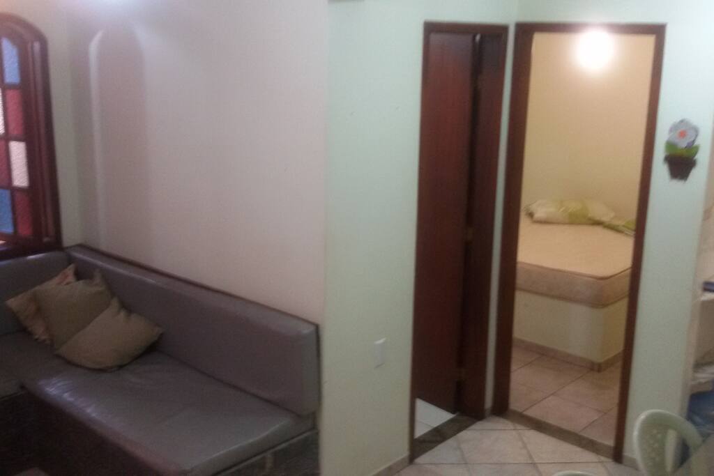 SALA, PORTA DO QUARTO E PORTA DO BANHEIRO NO 1º PISO