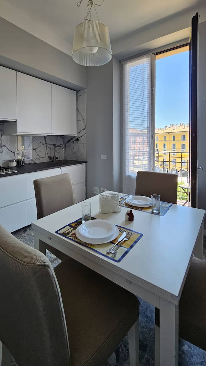 Charming flat on the Naviglio Grande