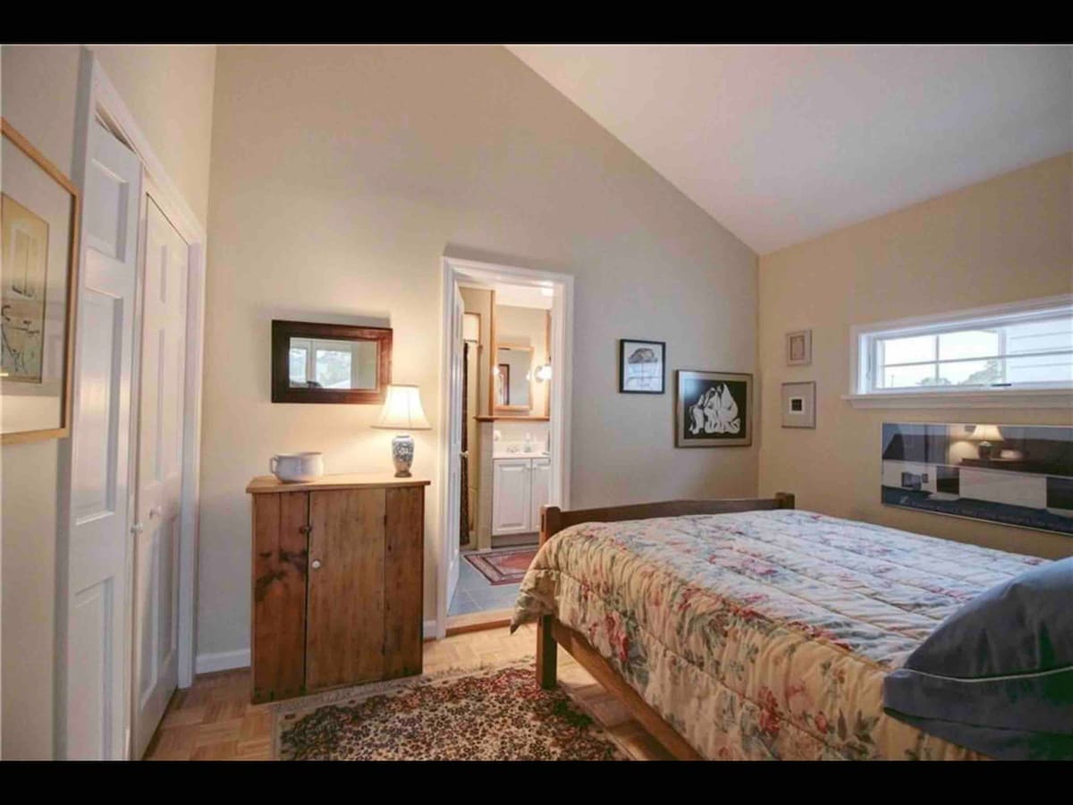 Whitehall Suite