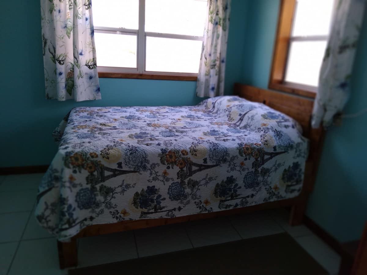 Rezzy's Beach Cottage