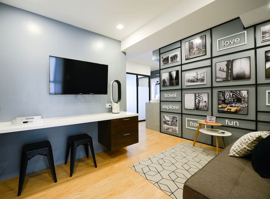 Make a stylish entry into your home for the next few days.