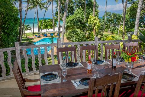 Monkey Beach House with views of the sea