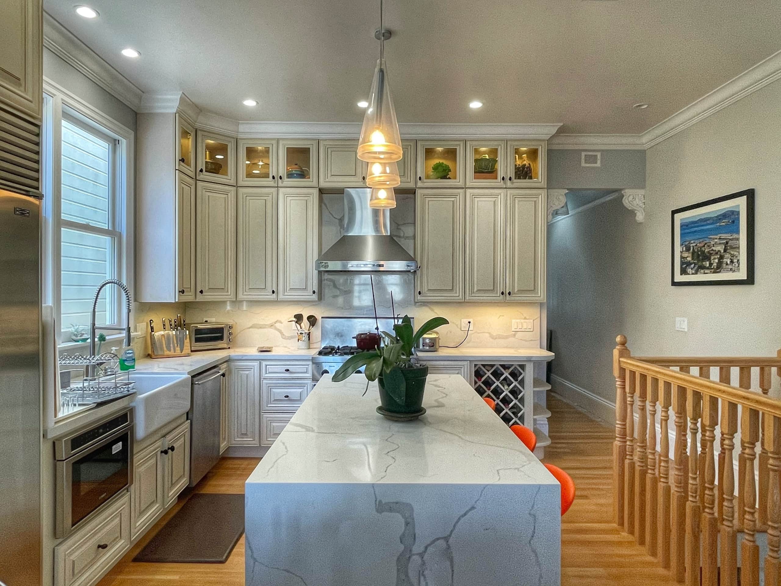 Home in San Francisco · ★4.91 · 3 bedrooms · 3 beds · 2.5 baths - Image 6
