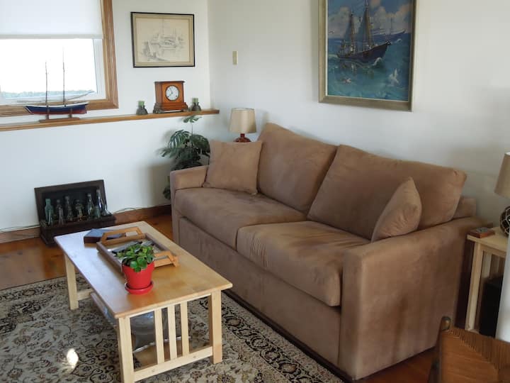 Pullout couch for second bed