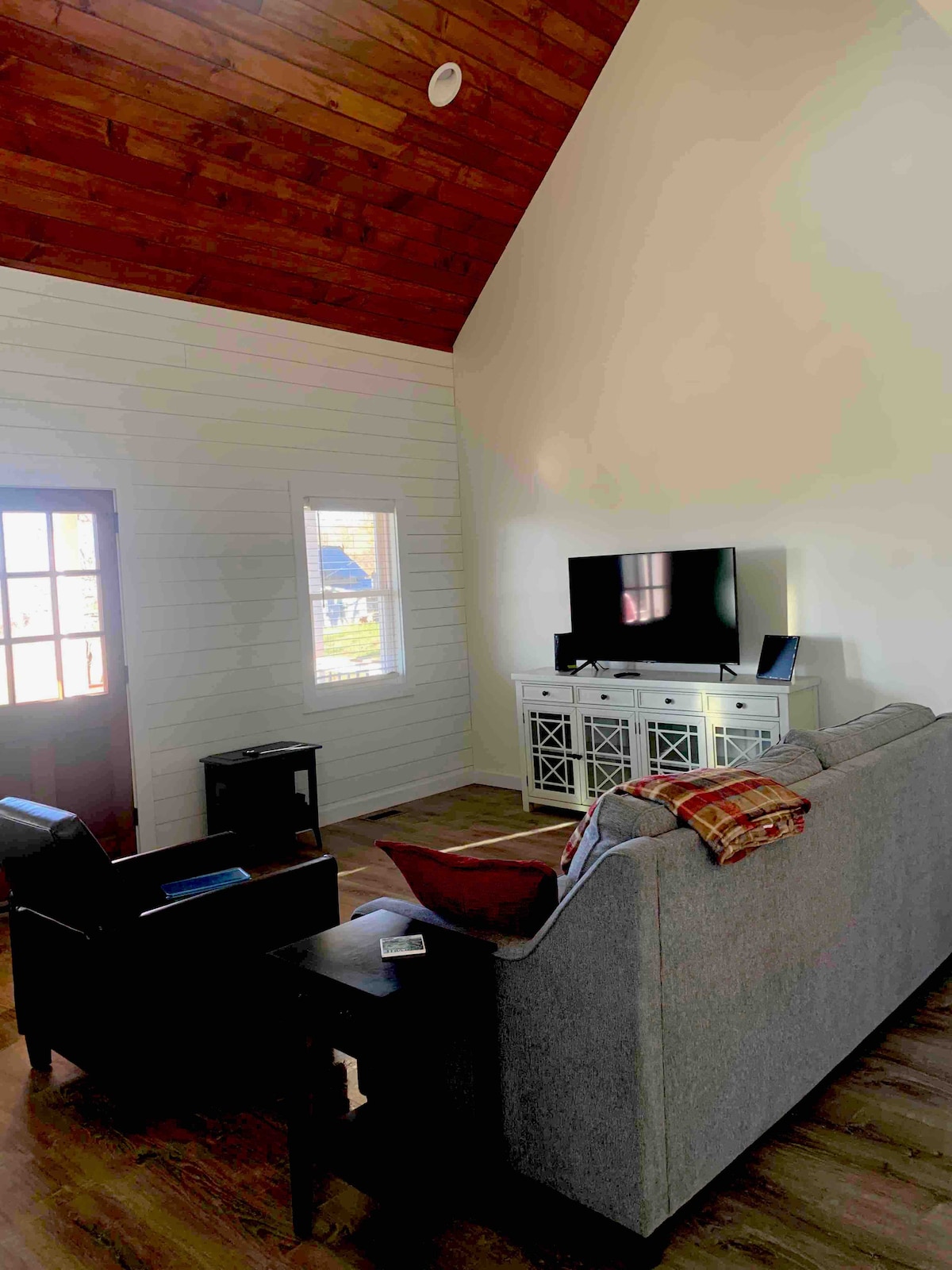 50-palcová inteligentná TV