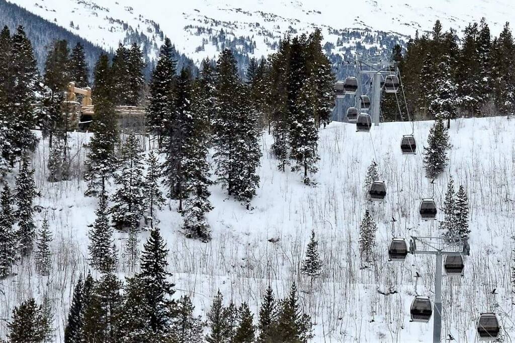The gondola leading to Peak 8