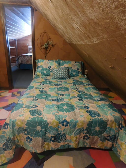 Twin Bed - Queen Suite Room 1