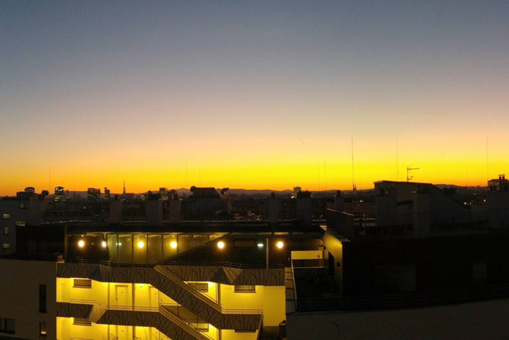 Blick vom Balkon bei Sonnenuntergang