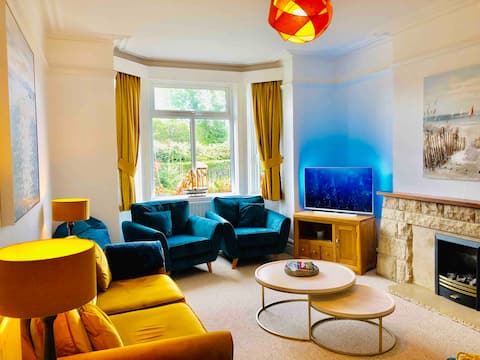 Successful Airbnb property: Sandy Shores - Beautiful & Spacious Seaside Home. in Swanage