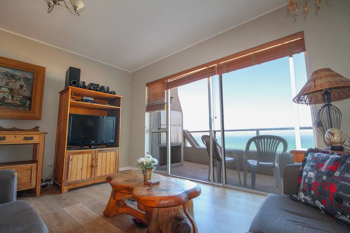 Seaspray, Blouberg Beachfront (2bedr, 2bathr) gallery image 5