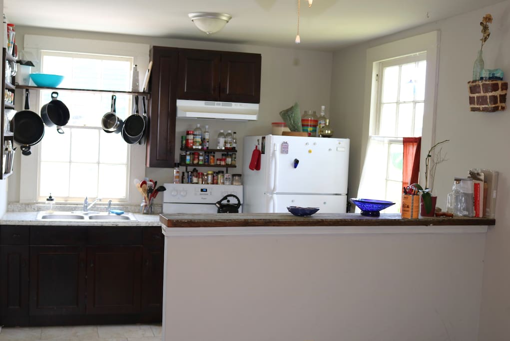The windows in this 2nd floor apartment provide an abundance of natural light.