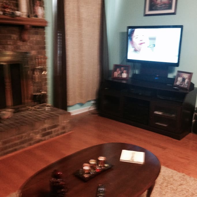 Living Room w/fireplace