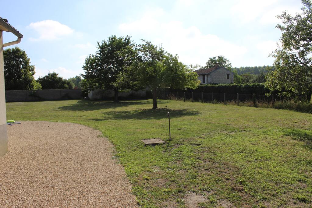 Un terrain de 1700m2 en bord de rivière
