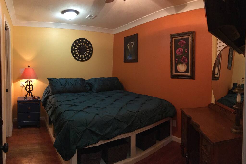 Flamenco Room, King Size Bed.